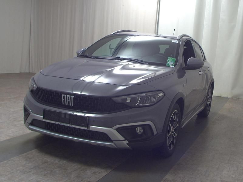 Gebraucht Fiat Tipo Cross 131 PS (96 kW) 2021 Unbekannt Limousine