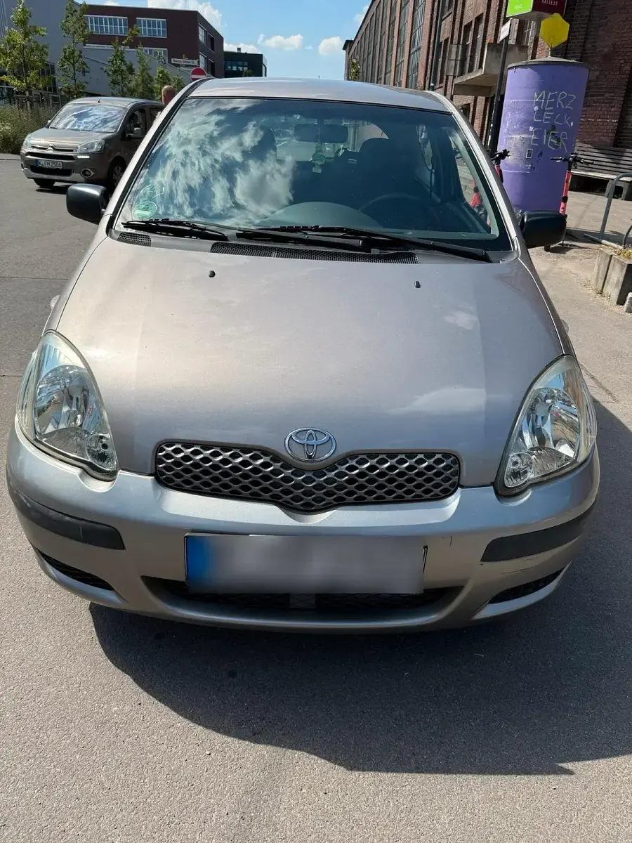 Gebraucht Toyota Yaris 65 PS (47 kW) 2004 Grau Kleinwagen