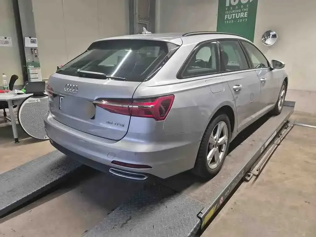 Gebraucht Audi A6 265 PS (194 kW) 2023 Silber Kombi