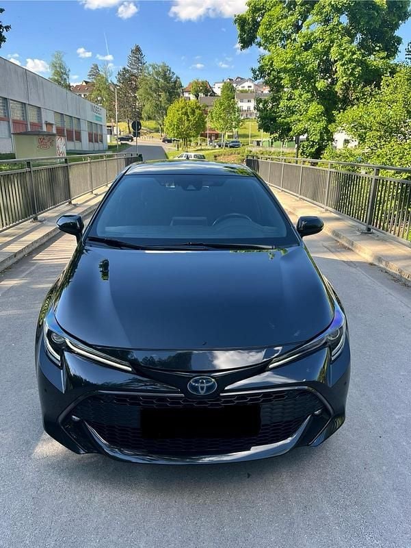 Schwarz Gebraucht 2021 Toyota Corolla Team Kleinwagen | 19.900 € (Guter Preis) - Bild 1/4