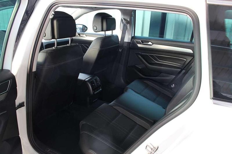 Gebraucht VW Passat Alltrack 200 PS (147 kW) 2020 Pure white Kombi