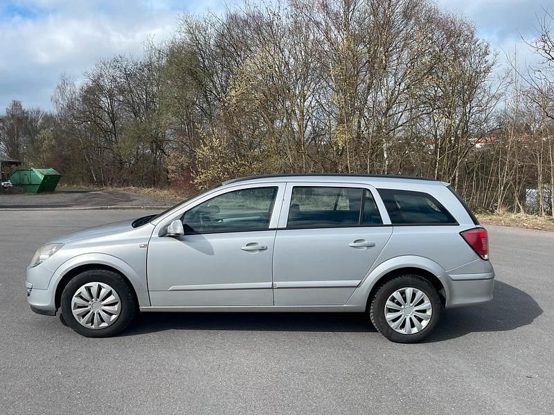 Gebraucht Opel Astra 105 PS (77 kW) 2005 Silber Kombi