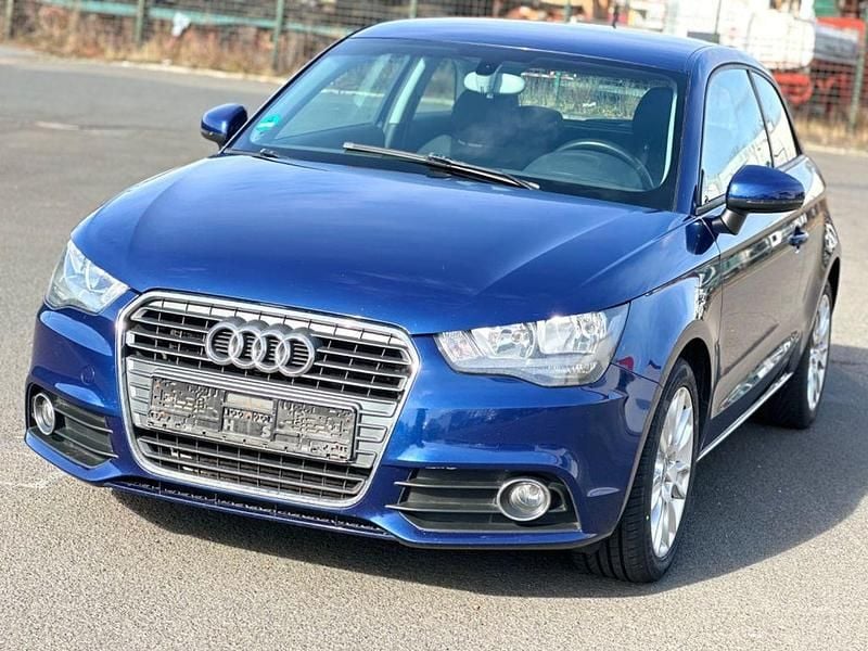 Gebraucht Audi A1 Ambition 105 PS (77 kW) 2011 Blau Kleinwagen