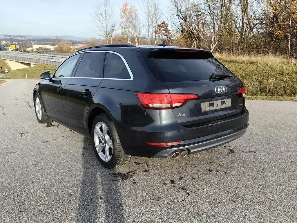 Gebraucht Audi A4 Sport 218 PS (160 kW) 2016 Blau Kombi