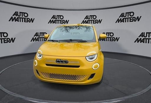 Neu Fiat 500 65 PS (47 kW) 2026 Gelb Limousine