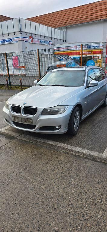 Gebraucht BMW 320 Exclusive 184 PS (135 kW) 2011 Silber Kombi