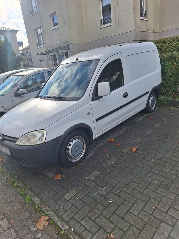 Gebraucht Opel Combo 90 PS (66 kW) 2011 Weiß Limousine