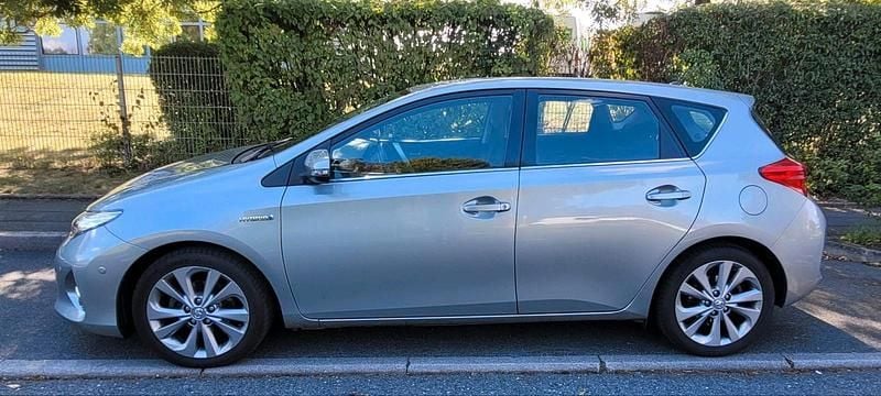 Gebraucht 2013 Toyota Auris Hybrid Limousine | 10.250 € (Guter Preis) - Bild 1/4