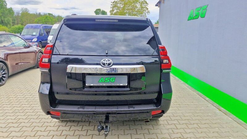 Gebraucht Toyota Land Cruiser TEC-Edition 177 PS (130 kW) 2019 Attitude black mc. SUV