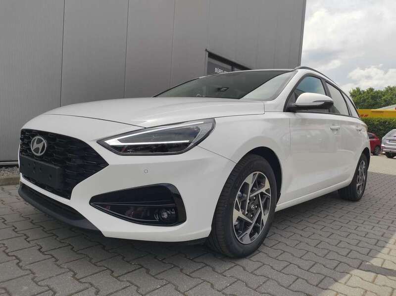 Weiß Neu 2025 Hyundai i30 Kombi | 23.990 € (Superpreis) - Bild 1/4