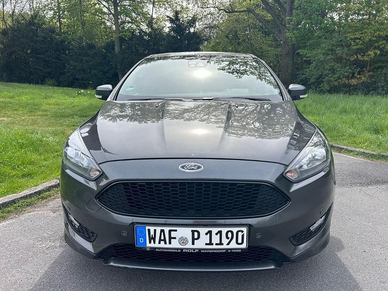 Gebraucht Ford Focus ST-Line 140 PS (102 kW) 2018 Grau Limousine