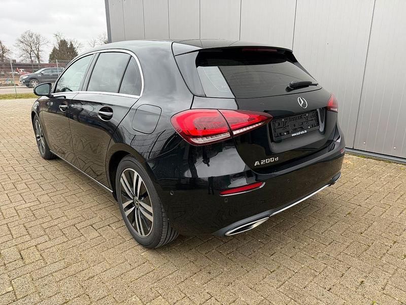 Gebraucht Mercedes A200 150 PS (110 kW) 2022 Schwarz Limousine