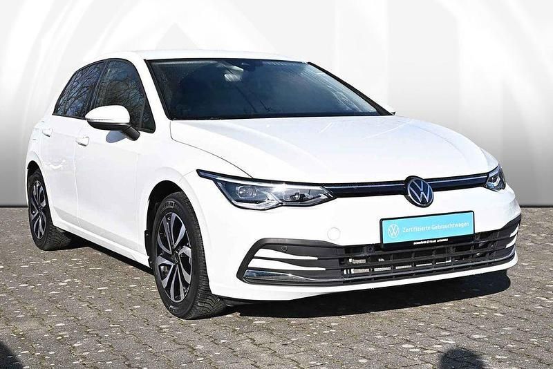Gebraucht VW Golf VIII Active 150 PS (110 kW) 2023 Weiß Limousine