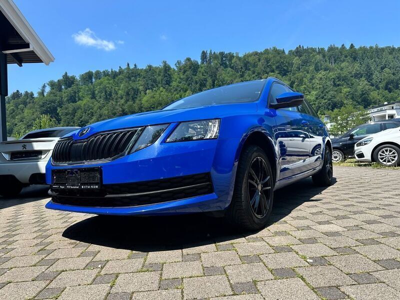Blau Gebraucht 2018 Skoda Octavia Active Kombi | 8.950 € (Guter Preis) - Bild 1/4
