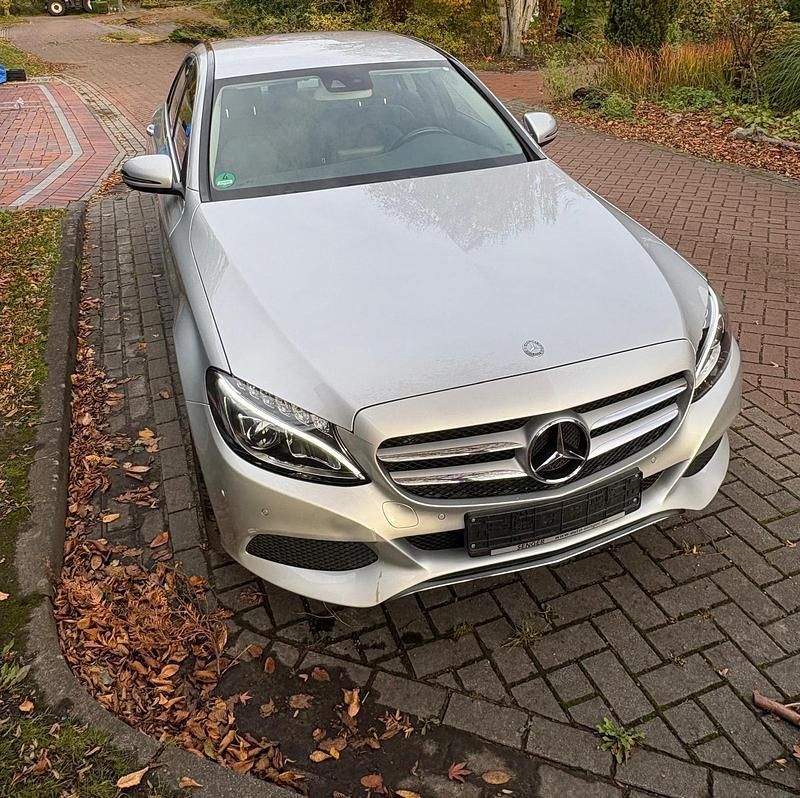 Gebraucht Mercedes C180 156 PS (114 kW) 2016 Silber Limousine