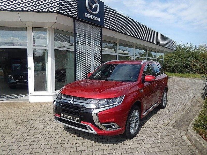 Gebraucht Mitsubishi Outlander Plus 135 PS (99 kW) 2020 Dynamik rot (d) SUV
