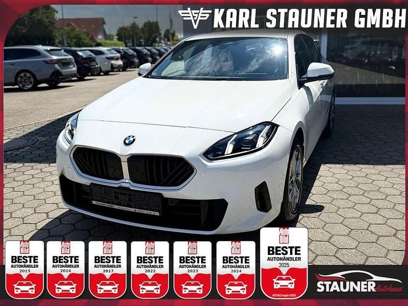 Alpinweiss iii Gebraucht 2024 BMW 120 Shadowline Kleinwagen | 28.980 € - Bild 1/2