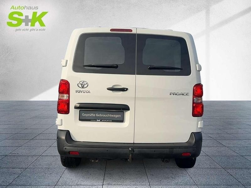 Gebraucht Toyota Proace 120 PS (88 kW) 2021 Schaumweiß Van / Kleinbus