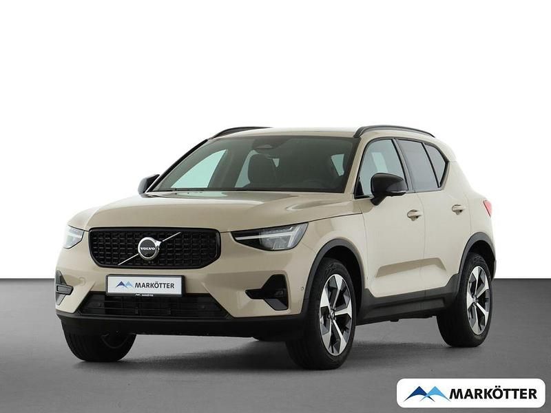 Neu Volvo XC40 Plus 163 PS (119 kW) 2025 Beige SUV