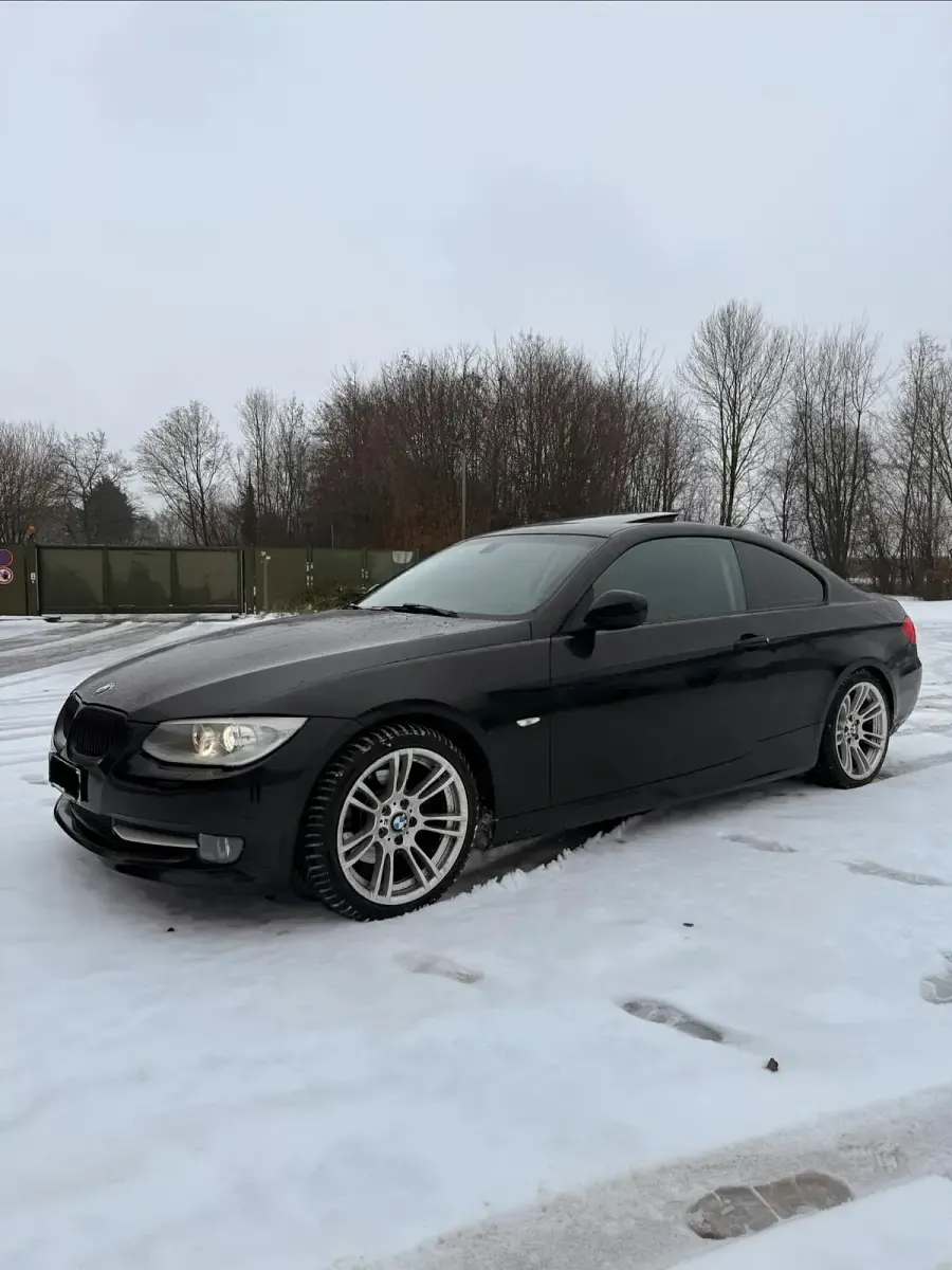 Second-hand BMW 320 184 CP (135 kW) 2012 Negru Coupe