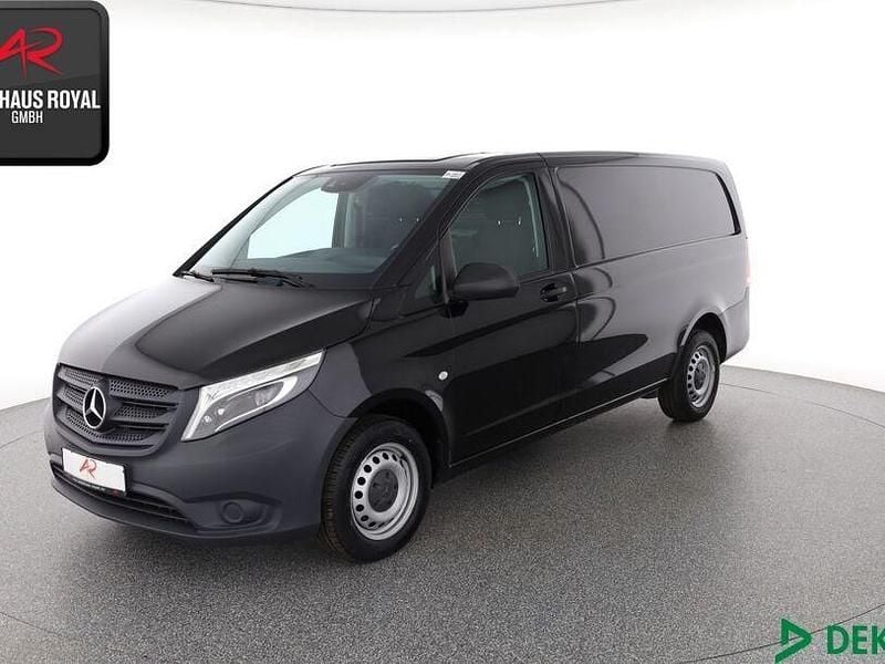 Obsidianschwarz Gebraucht 2020 Mercedes Vito Van / Kleinbus | 22.480 € (Guter Preis) - Bild 1/4