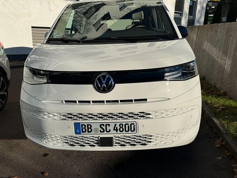 Gebraucht VW Multivan 150 PS (110 kW) 2024 Weiß Van