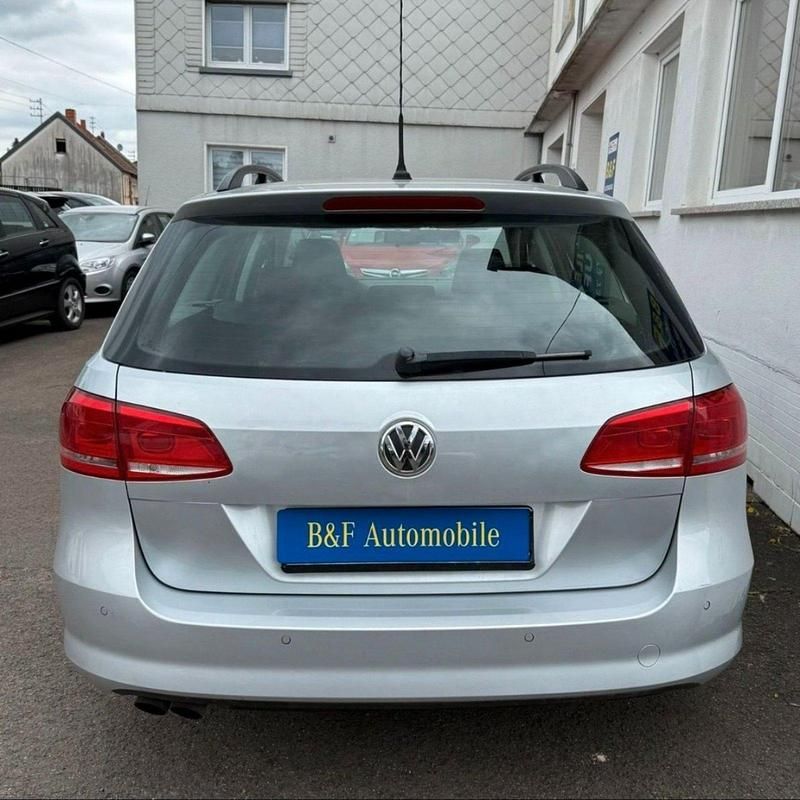 Gebraucht VW Passat Trendline 140 PS (102 kW) 2013 Silber Kombi