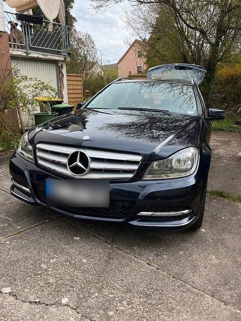 Gebraucht Mercedes C220 190 PS (139 kW) 2012 Blau Kombi