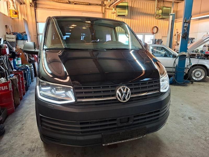 Gebraucht VW Caravelle 150 PS (110 kW) 2018 Schwarz Van / Kleinbus