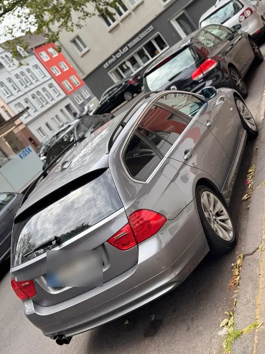 Gebraucht BMW 325 197 PS (144 kW) 2009 Grau Kombi