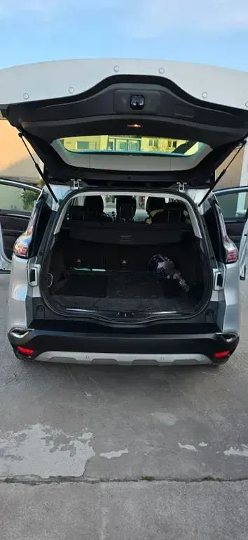Używany Renault Espace Life 131 KM (96 kW) 2015 Srebrny Minivan