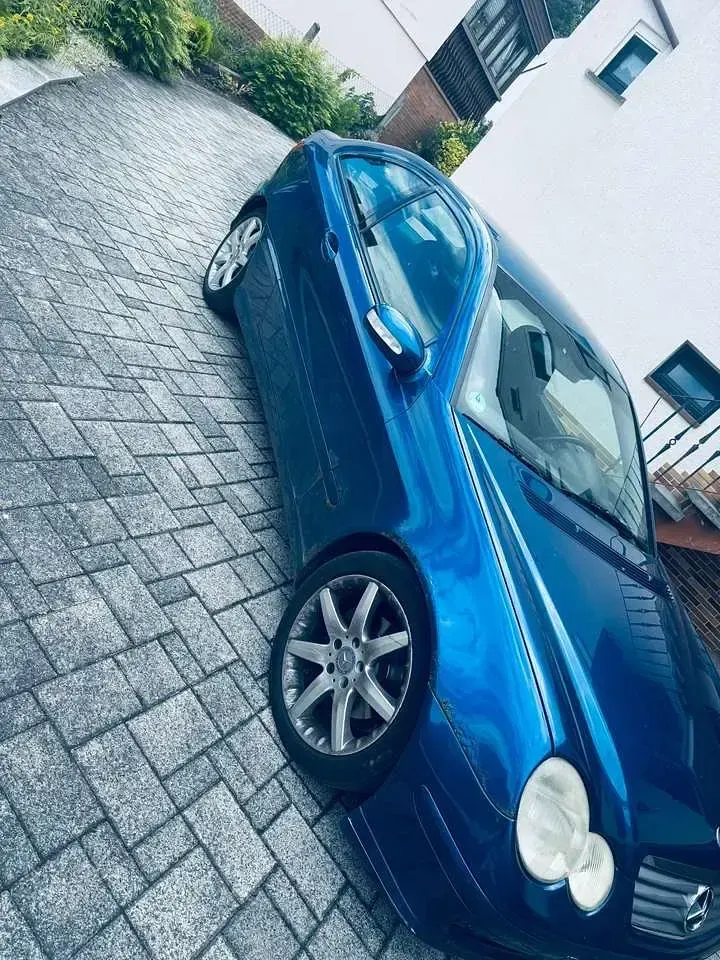 Gebraucht Mercedes C200 163 PS (119 kW) 2002 Blau Coupé
