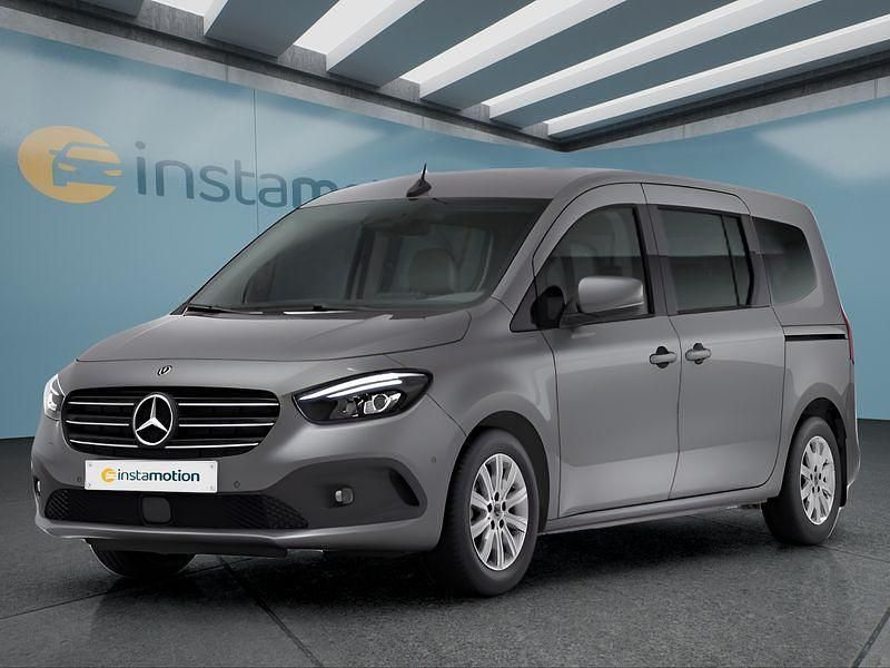 Grau Gebraucht 2025 Mercedes 180 Limousine | 35.699 € (Teuer) - Bild 1/4