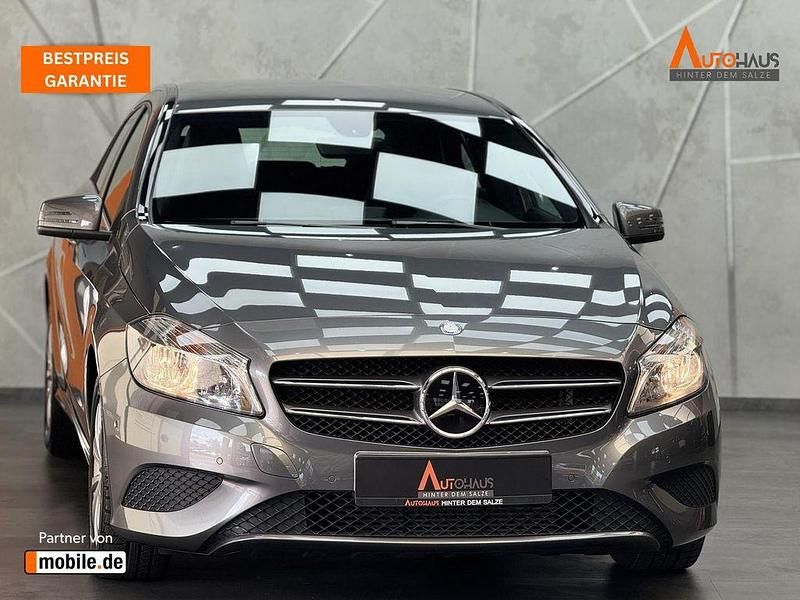 Grau Gebraucht 2012 Mercedes A180 Limousine | 14.990 € (Etwas zu teuer) - Bild 1/4