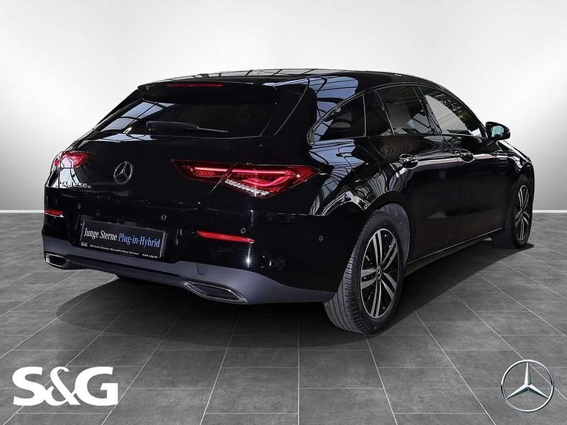 Gebraucht Mercedes CLA250e 160 PS (117 kW) 2022 Unilack nachtschwarz Limousine