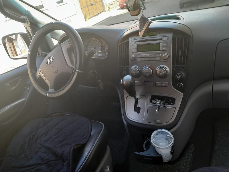 Schwarz Gebraucht 2013 Hyundai H-1 Van | 12.000 € (Fairer Preis) - Bild 1/4