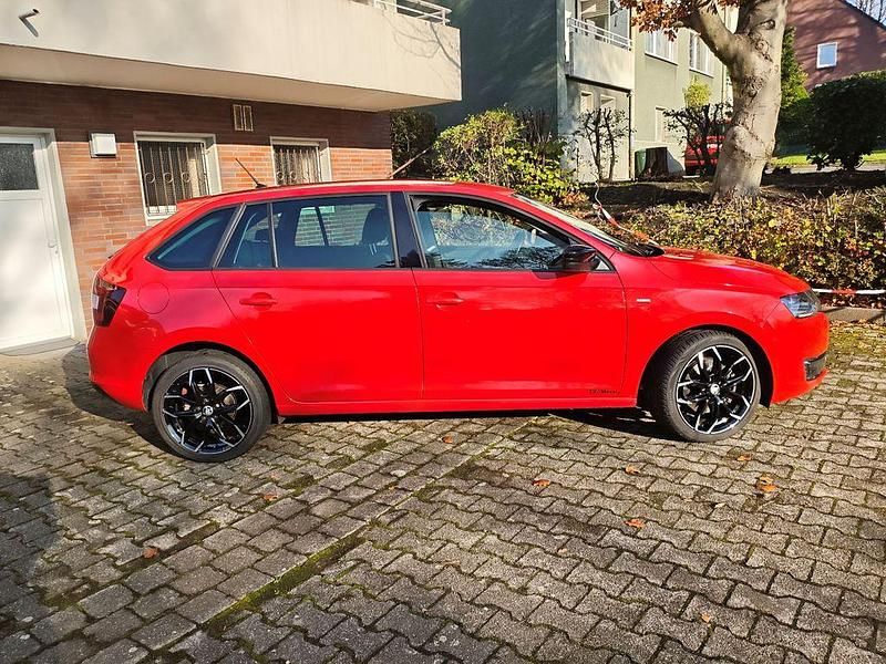 Gebraucht Skoda Rapid 110 PS (80 kW) 2017 Rot Limousine