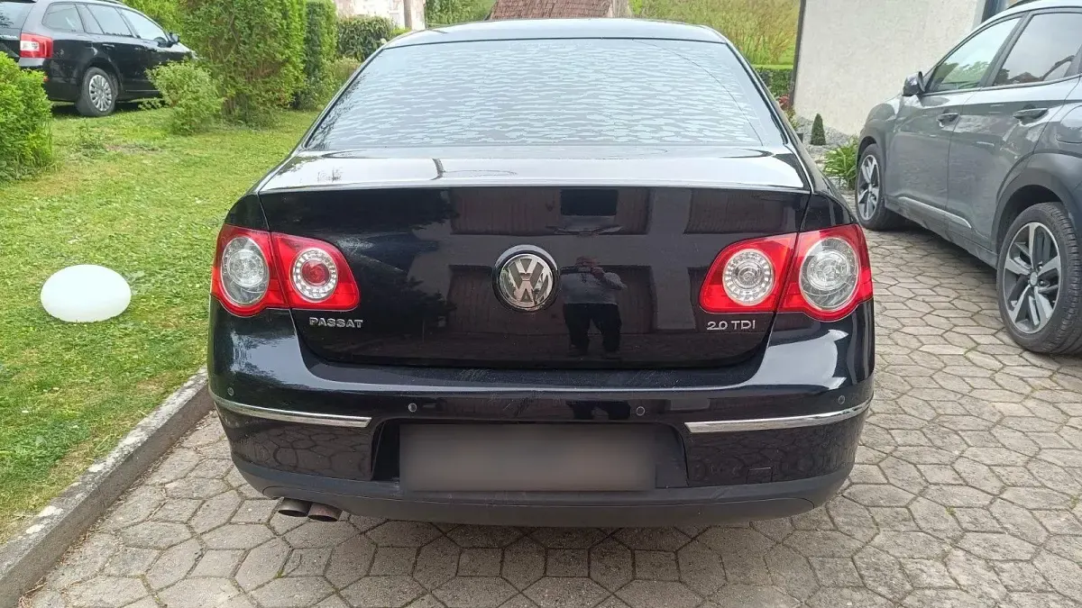 Second-hand VW Passat Highline 140 CP (102 kW) 2007 Negru Berlinǎ