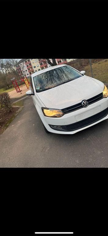 Weiß Gebraucht 2010 VW Polo Highline Kleinwagen | 4.300 € (Fairer Preis) - Bild 1/4