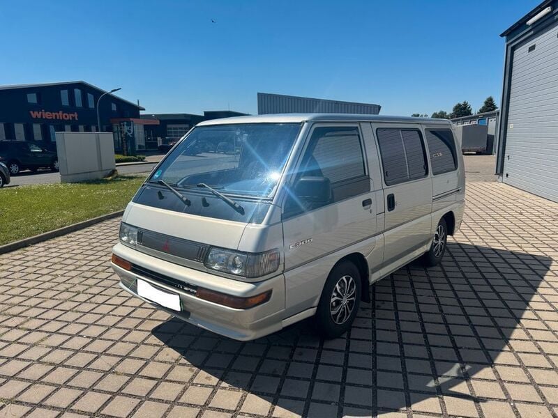 Silber Gebraucht 1997 Mitsubishi L300 Van / Kleinbus | 2.999 € - Bild 1/4