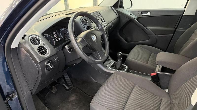 Gebraucht VW Tiguan Trendline 122 PS (89 kW) 2012 Blau SUV