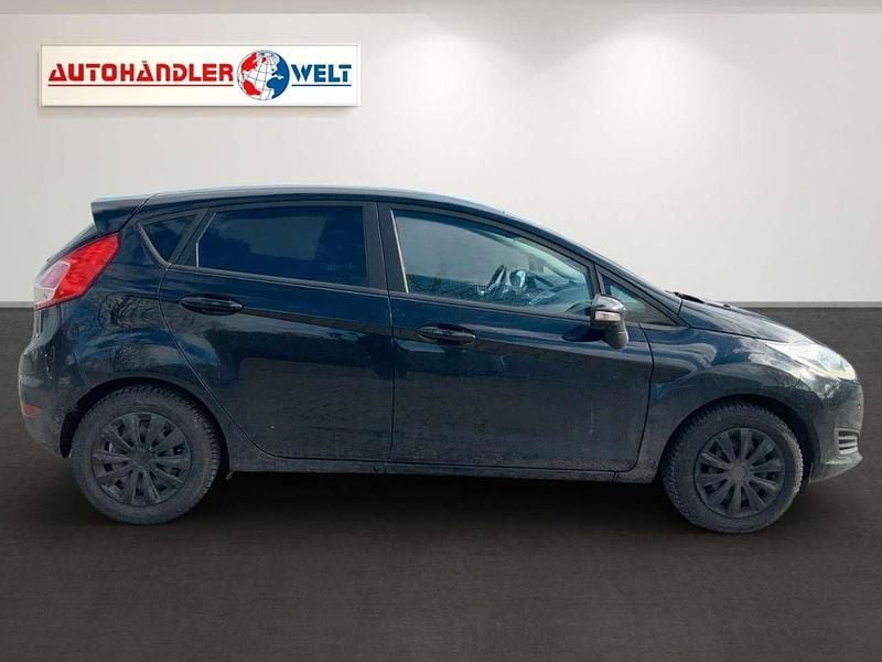 Gebraucht Ford Fiesta Trend 75 PS (55 kW) 2016 Schwarz Kleinwagen