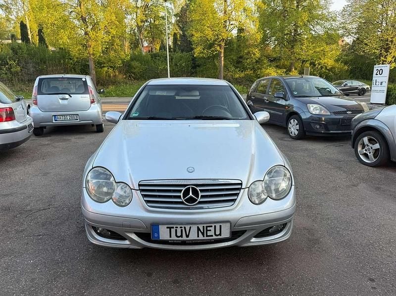 Iridiumsilber metalliclack Gebraucht 2004 Mercedes C200 Coupé | 2.090 € (Guter Preis) - Bild 1/4