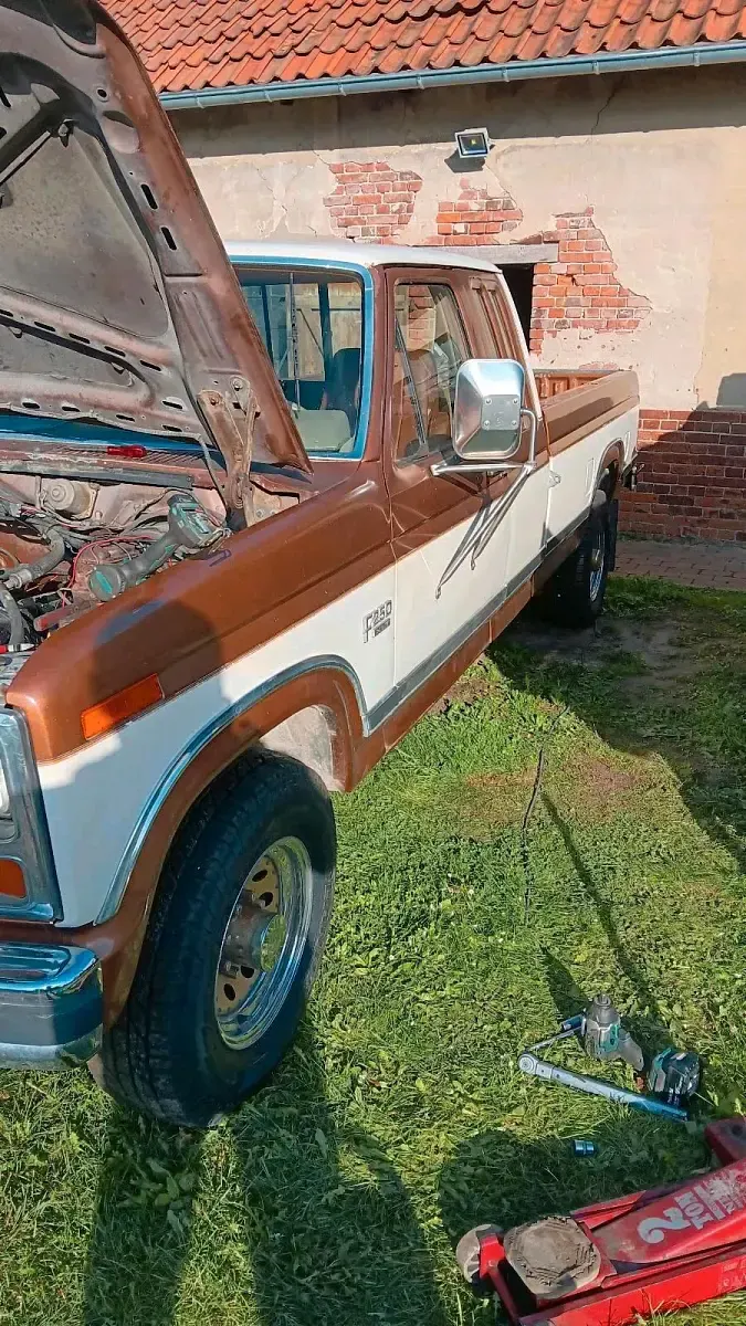 Gebraucht Ford F250 220 PS (161 kW) 1986 Beige Pickup