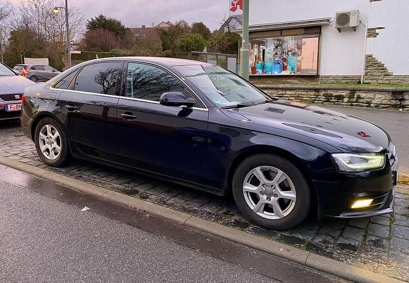 Gebraucht Audi A4 Ambiente 170 PS (125 kW) 2012 Schwarz Limousine