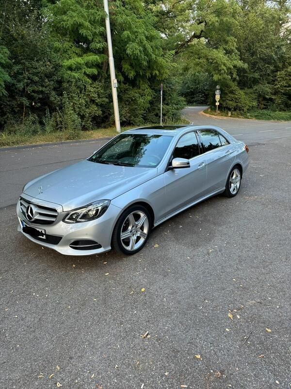 Silber Gebraucht 2014 Mercedes E250 Limousine | 14.400 € (Fairer Preis) - Bild 1/4
