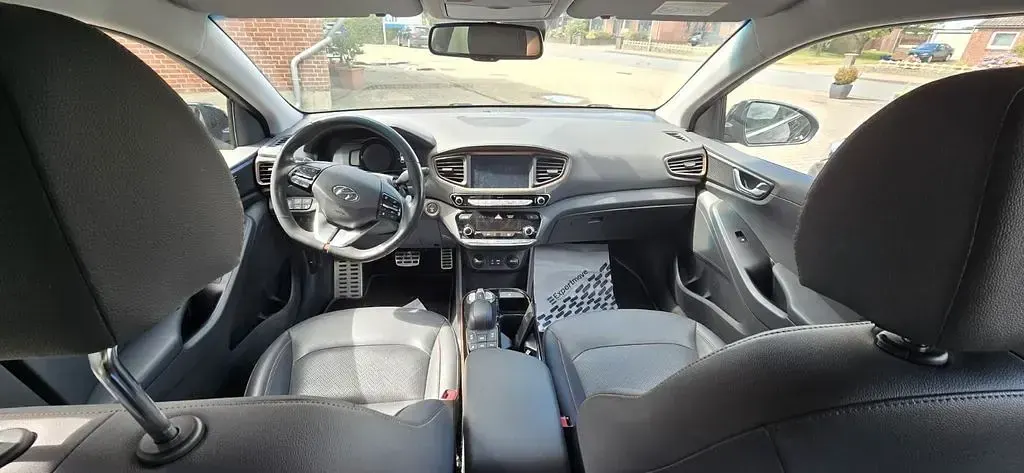 Gebraucht Hyundai Ioniq Premium 88 kW (120 PS) 2019 Schwarz Kleinwagen