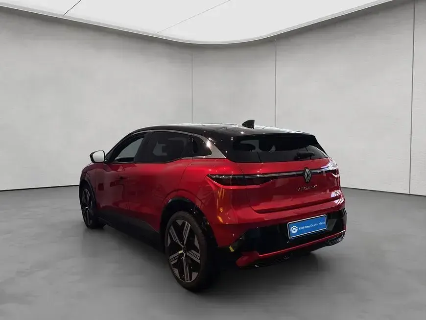 Neu Renault Megane E-Tech Iconic 160 kW (218 PS) 2025 Dezirrot metallic/dach black Limousine