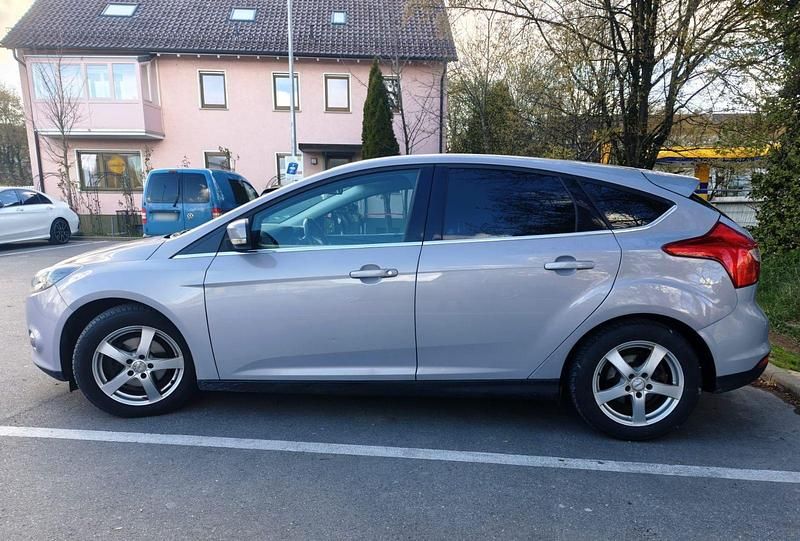 Second-hand Ford Focus 116 CP (85 kW) 2012 Argintiu Berlinǎ