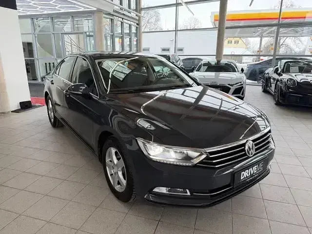 Gebraucht VW Passat Comfortline 250 PS (183 kW) 2015 Grau Limousine